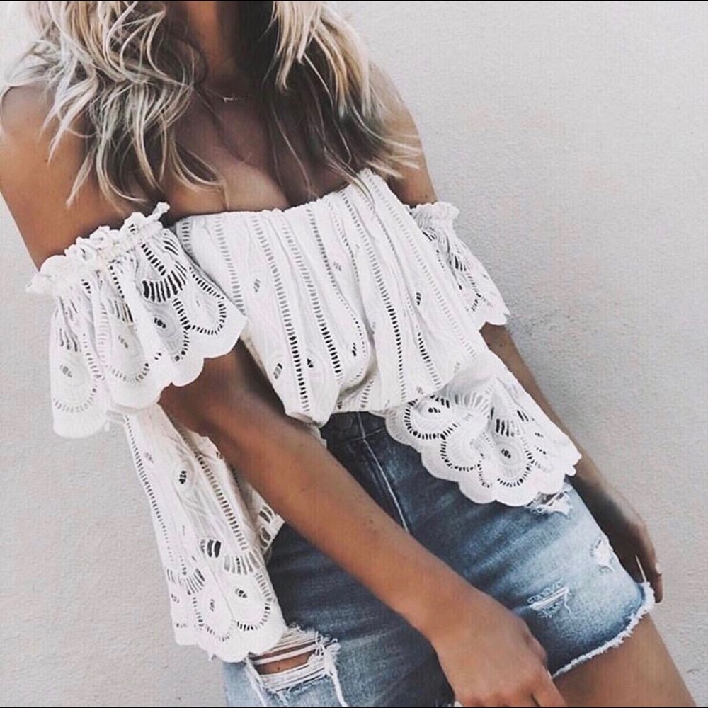 Tularosa label off the shoulder crop top